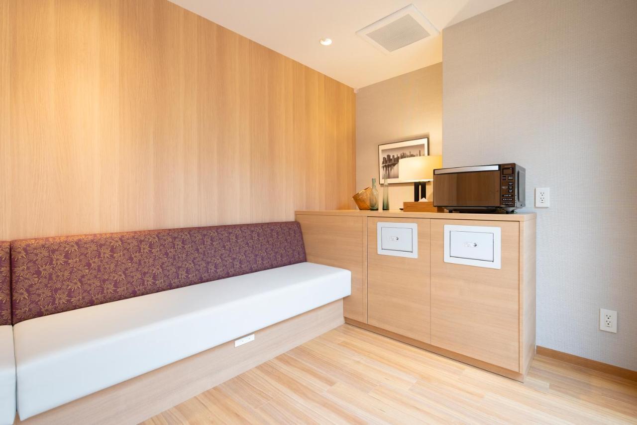 First Karasuma For Women Capsule hotel *